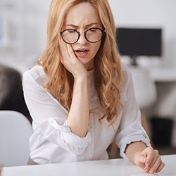 Woman with toothache in Atlanta